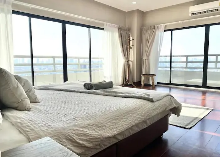 3 Bedroom Panoramic Penthouse With Kitchen Appartement *